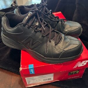 New Balance Industrial Black Sneakers with Cushioned Midsole and Durable Outsole